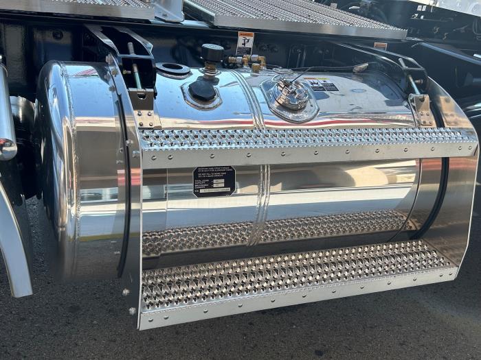 2027 Peterbilt 567-8