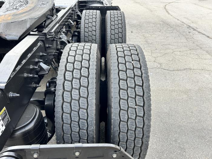2023 Peterbilt 579-7