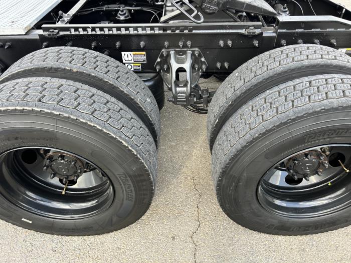 2023 Peterbilt 579-9