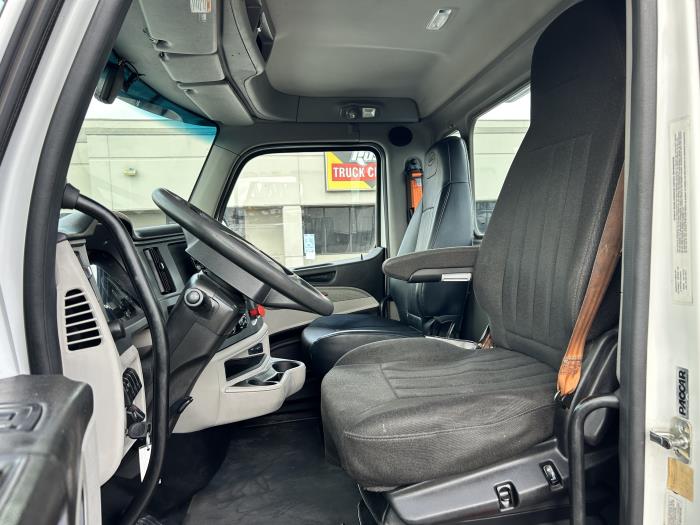 2023 Peterbilt 579-26