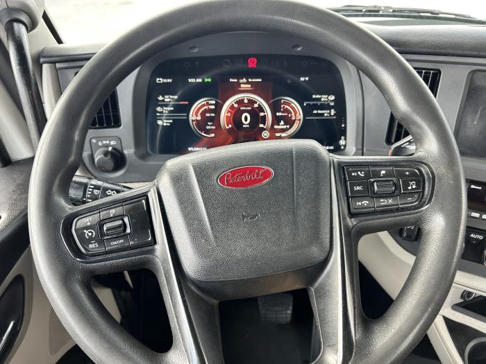 2023 Peterbilt 579-27
