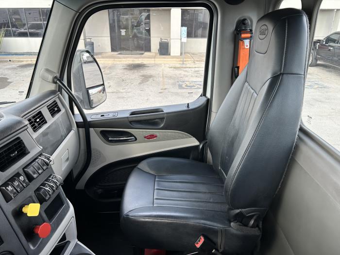 2023 Peterbilt 579-32