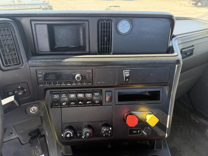2023 International LT625-12