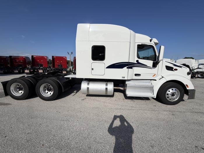 2022 Peterbilt 579-4