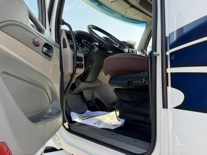 2022 Peterbilt 579-9