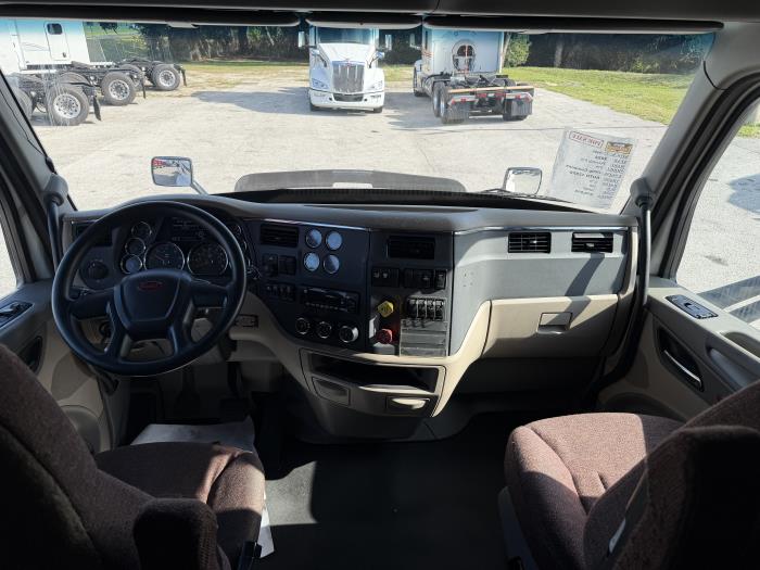 2022 Peterbilt 579-19