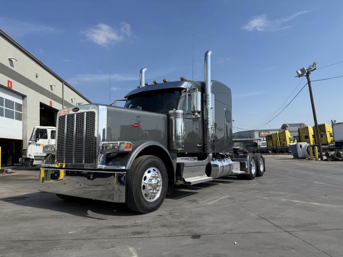 2027 Peterbilt 589-2