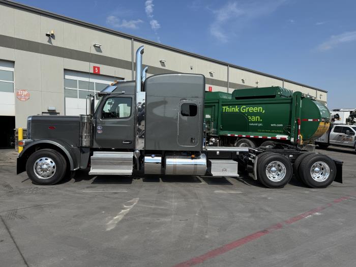 2027 Peterbilt 589-4