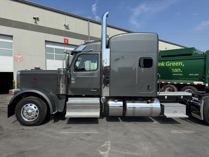 2027 Peterbilt 589-5