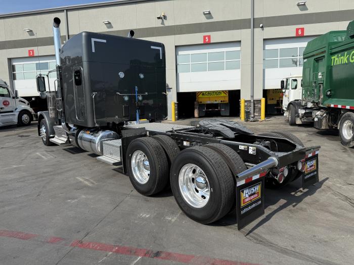2027 Peterbilt 589-6