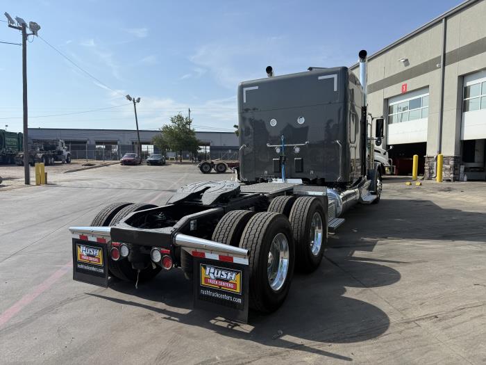 2027 Peterbilt 589-8