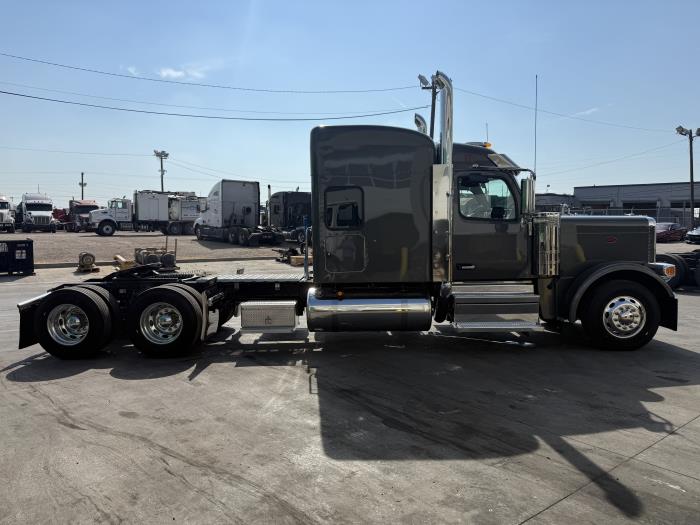2027 Peterbilt 589-9