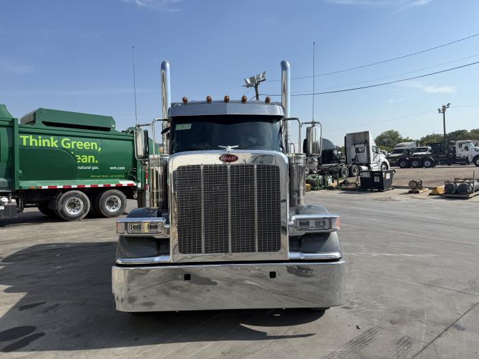2027 Peterbilt 589-12