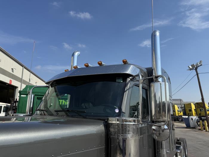 2027 Peterbilt 589-13