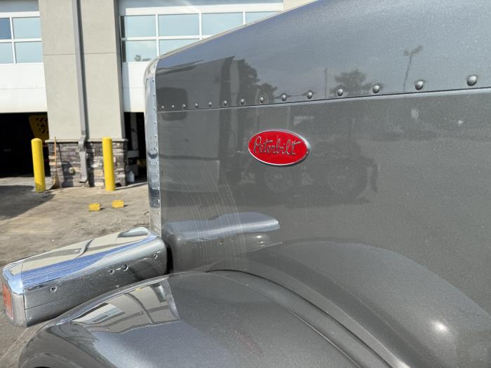 2027 Peterbilt 589-15