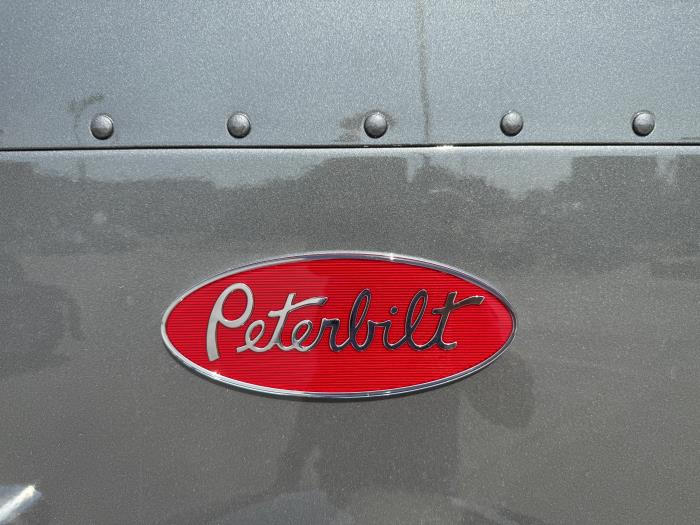 2027 Peterbilt 589-16