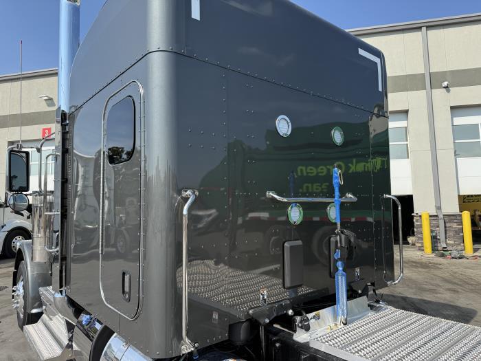 2027 Peterbilt 589-19