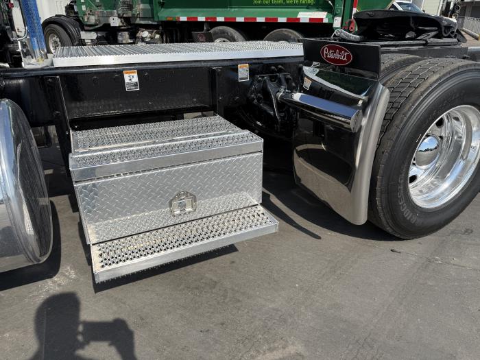 2027 Peterbilt 589-20