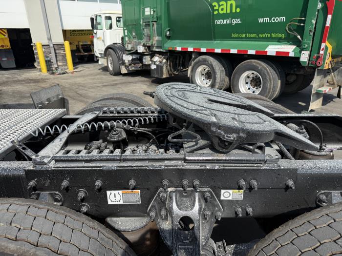 2027 Peterbilt 589-21