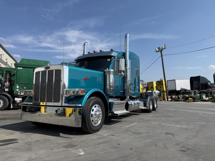2027 Peterbilt 589-2