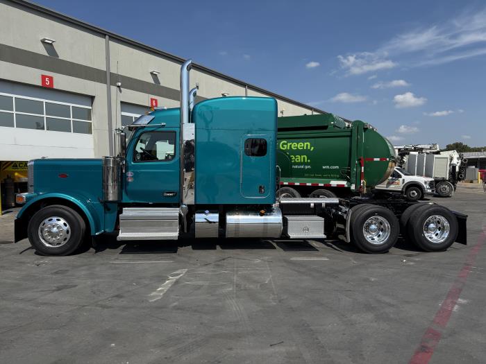 2027 Peterbilt 589-4