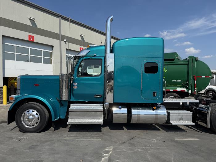 2027 Peterbilt 589-5