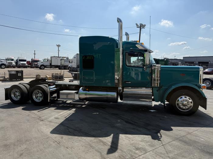 2027 Peterbilt 589-9