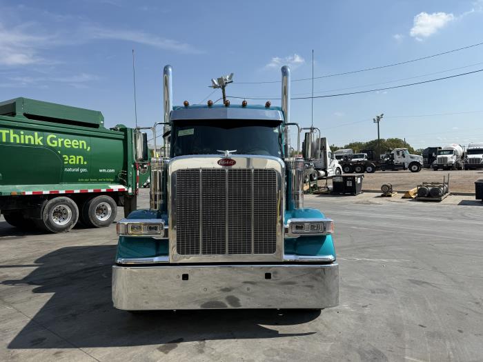 2027 Peterbilt 589-12