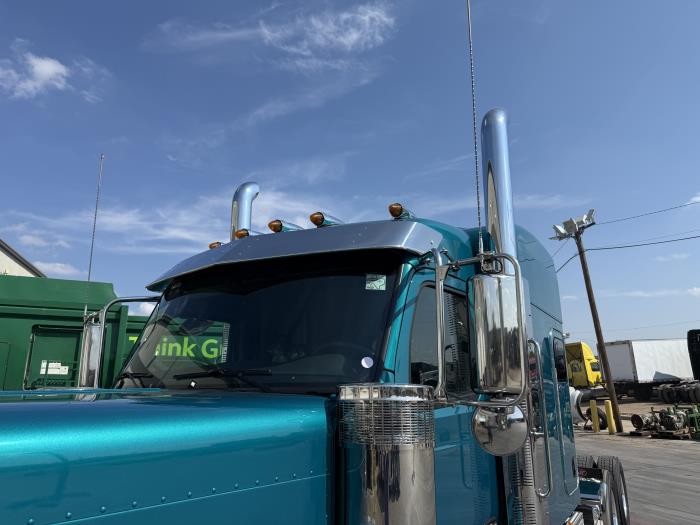 2027 Peterbilt 589-13