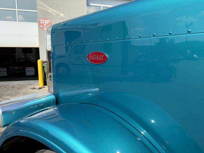 2027 Peterbilt 589-15