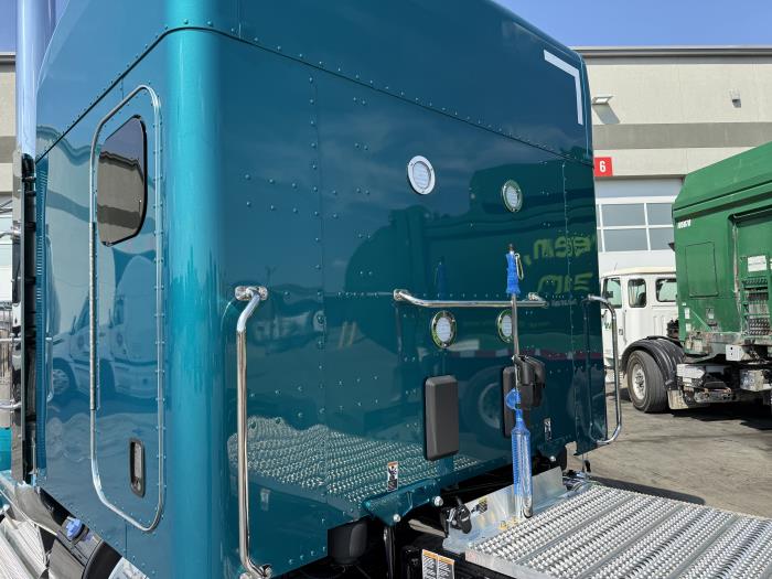 2027 Peterbilt 589-19