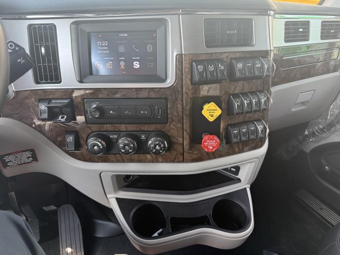 2027 Peterbilt 589-35