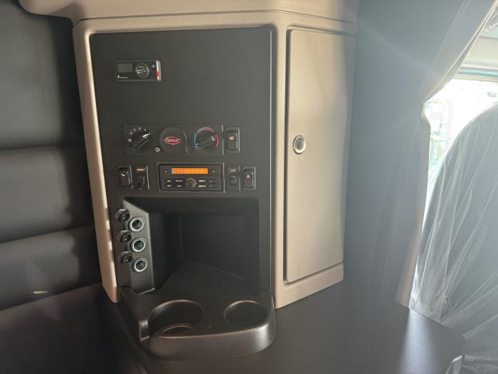 2027 Peterbilt 589-50