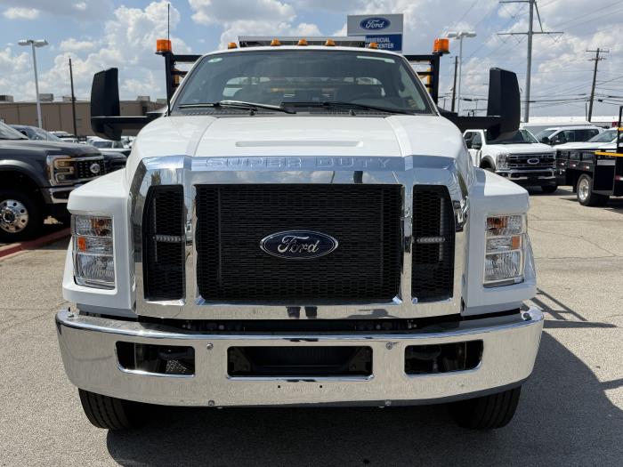 2026 Ford F-650-8