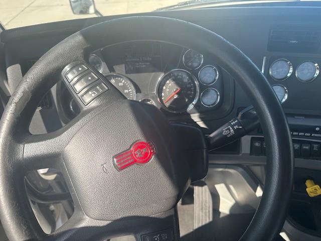 2022 Kenworth T680-1