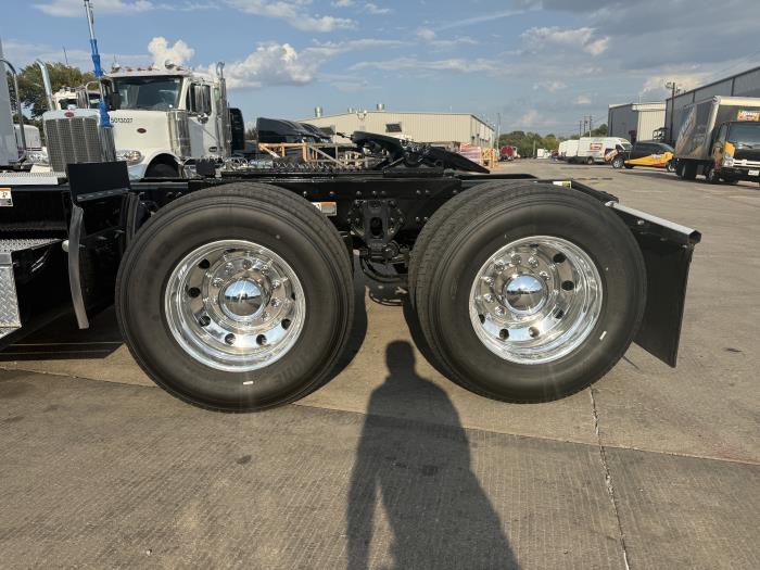 2027 Peterbilt 567-17