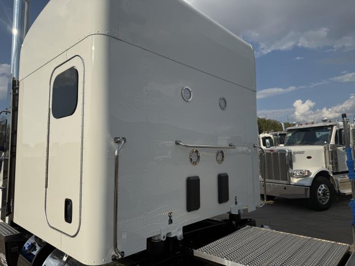 2027 Peterbilt 567-18