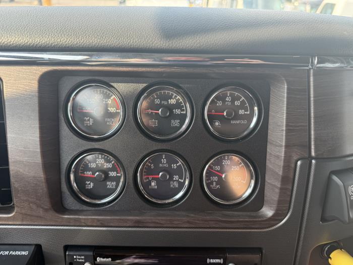 2027 Peterbilt 567-32