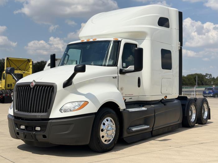 2021 International LT625-0