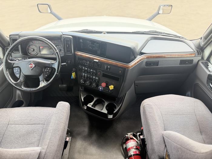 2021 International LT625-24