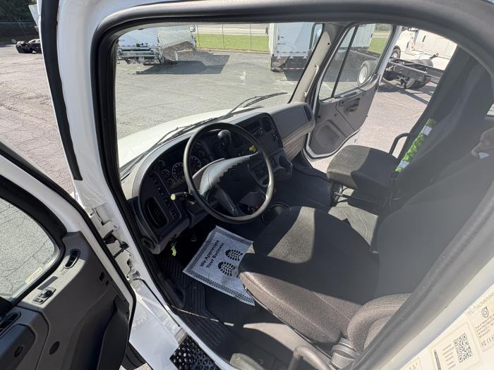 2021 Freightliner Business Class M2 106-9