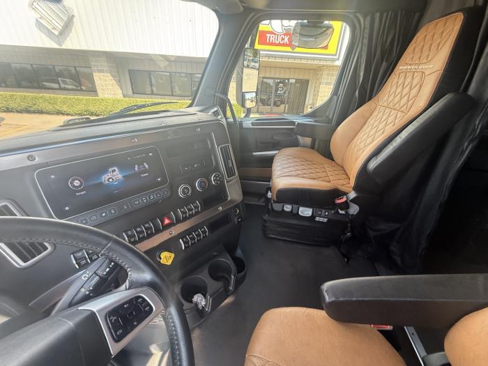 2024 Western Star 5700 XE-8