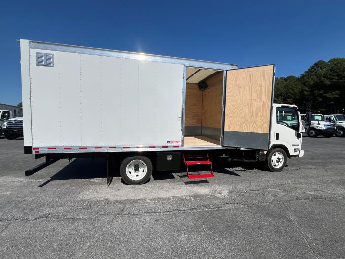 2027 Isuzu NPR-HD-6