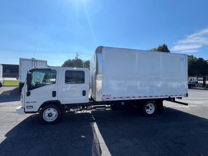 2027 Isuzu NPR-HD-7