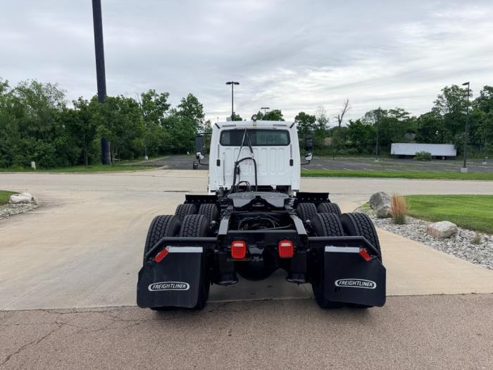 2020 Freightliner Business Class M2 106-5