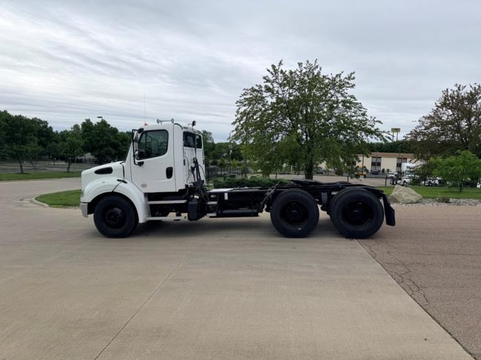 2020 Freightliner Business Class M2 106-7
