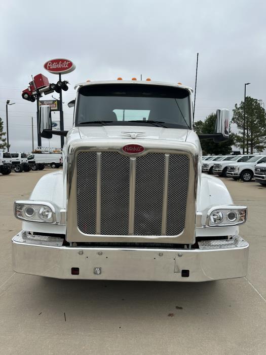 2023 Peterbilt 567-2