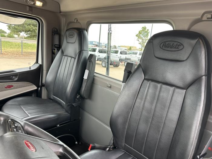 2023 Peterbilt 567-9