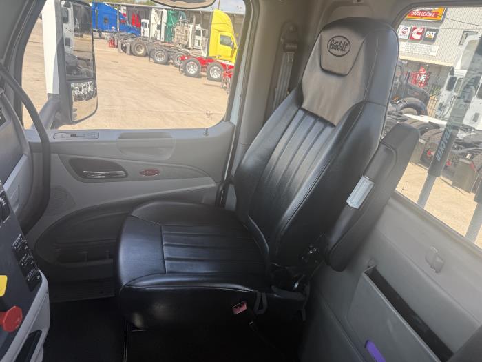 2019 Peterbilt 579-8