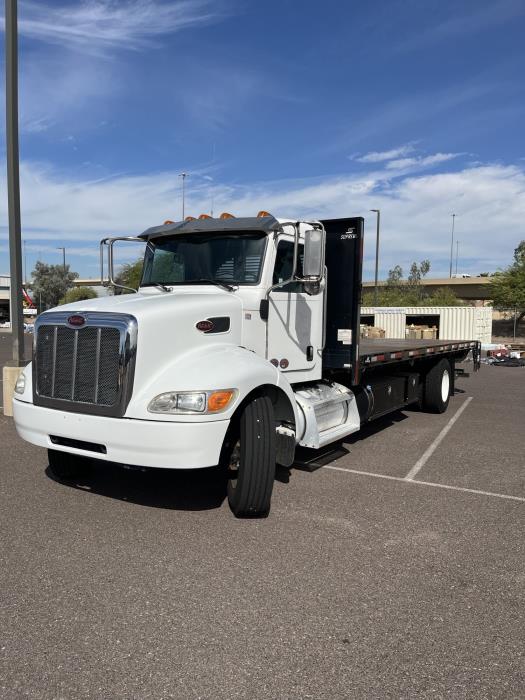 2019 Peterbilt 330-0